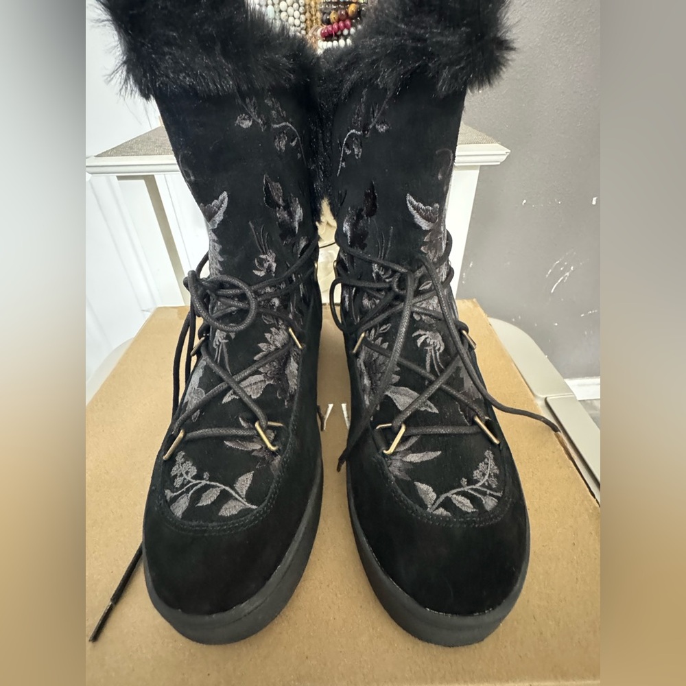 NWOT Johnny Was Black Freja Moon Floral Embroidered Boots Tagged 10/ Fits like 9